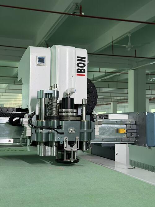 Últimas soluções da empresa sobre IB1625 máquina de corte personalizada para fábrica de embalagens
