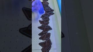 50.000 peças/dia! Máquina de marcação de calçados que substitui 6 trabalhadores