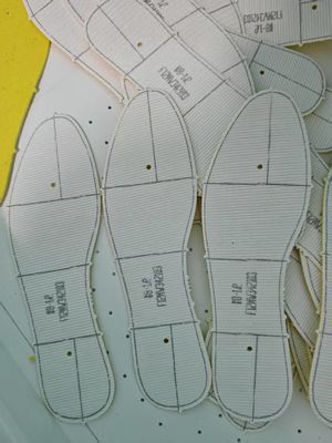 qualidade Máquina de desenho de linhas de jato de tinta de cabeça dupla para calçado superior / vamp fábrica